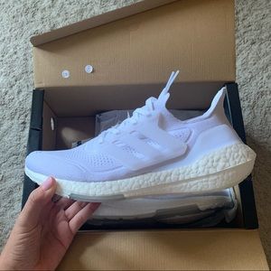 UltraBOOST 21 Cloud White Sneakers